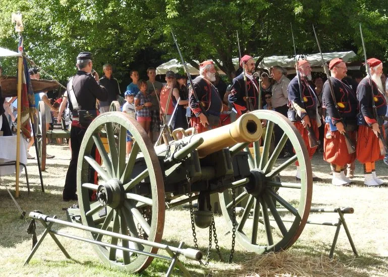 Canon sur le parc des animations - Festival de l'Histoire de France Canon sur le parc des animations - Festival de l'Histoire de France